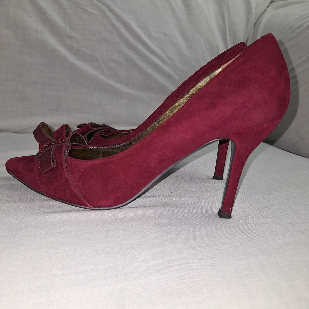 Whimsigoth Retro Suede Pointed Toe Bow Heels Nine West NWFRANCESS Burgundy 8M